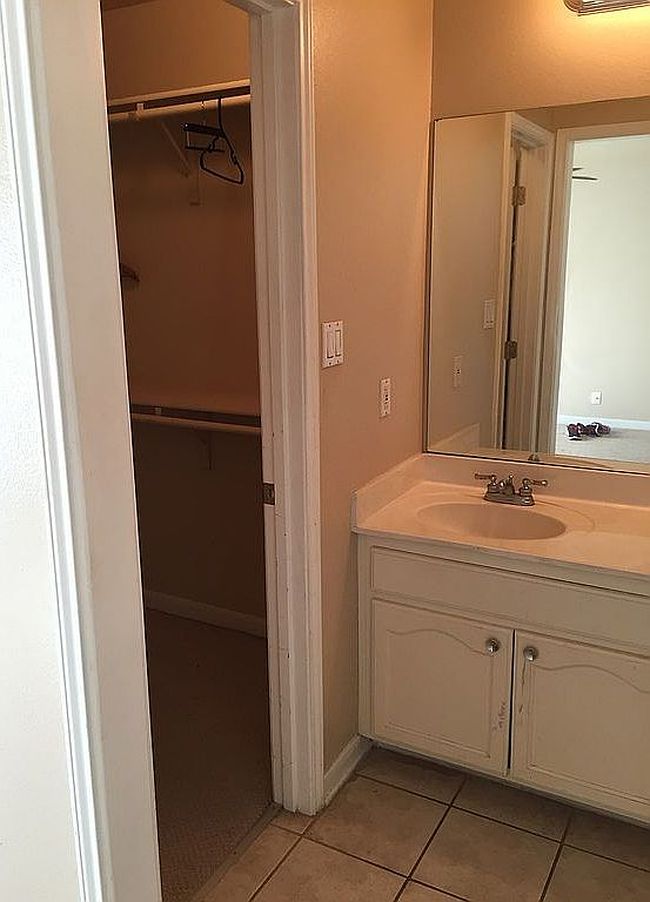 Photo of 131 Chapel Hill Cir, San Antonio, TX