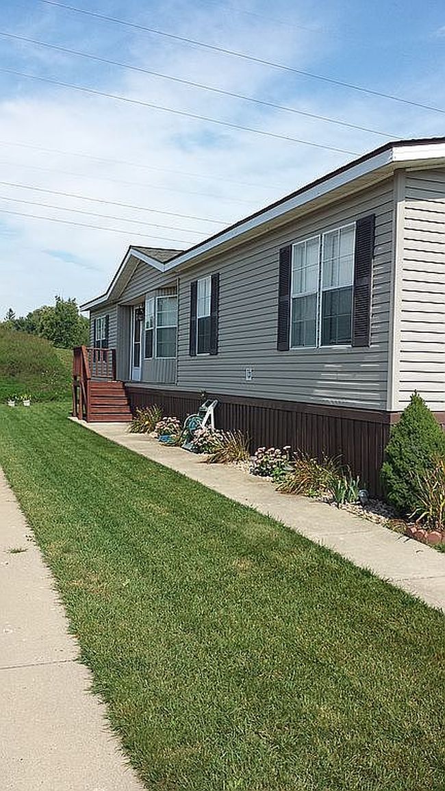 Image of 101 Hibbard St Trailer 25