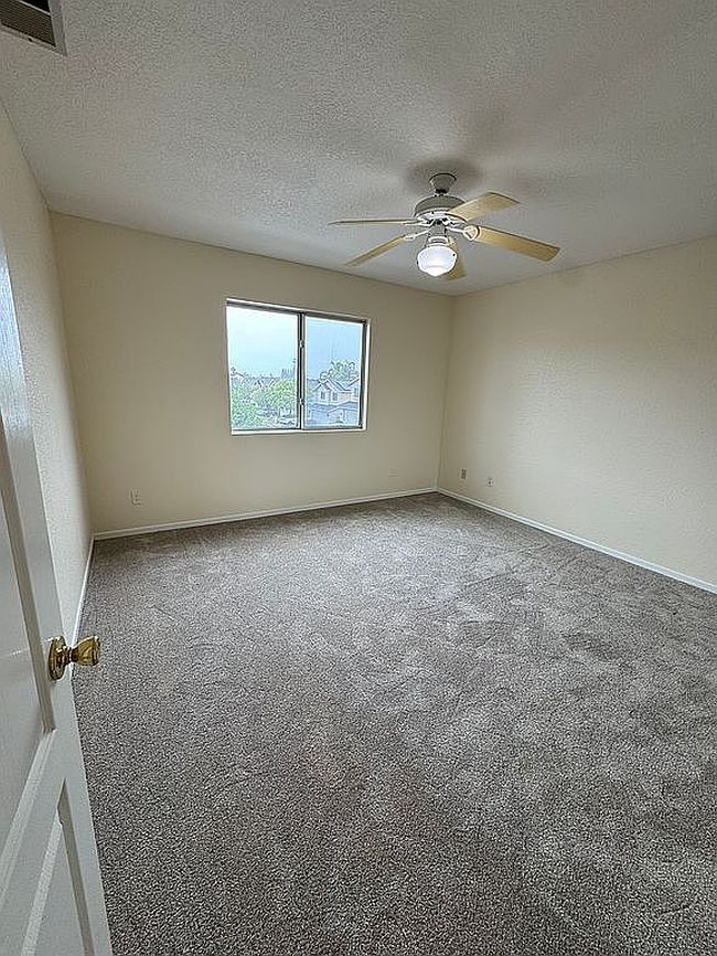 Image of 735 Nicholas Ln