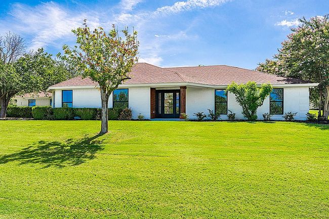 Photo of 4501 Ridgeway Rd, Fort Worth, TX