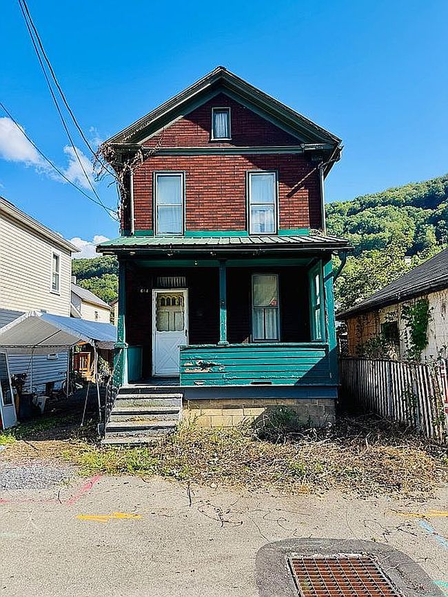 Photo of 614 Iolite Ave, Johnstown, PA