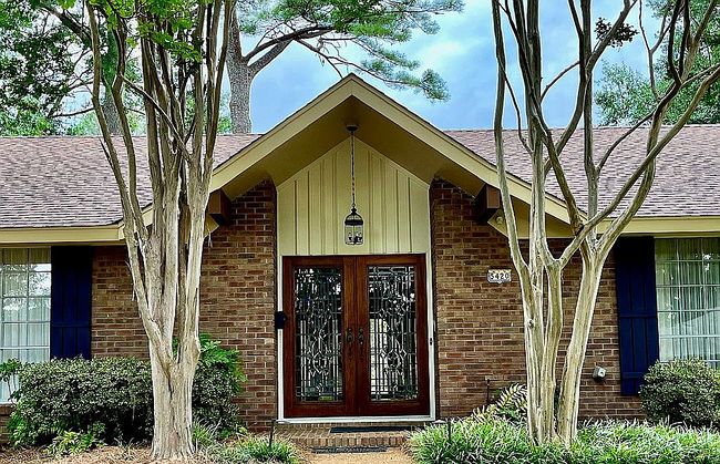 Preview of property located at 5420 Charter Oak Pl