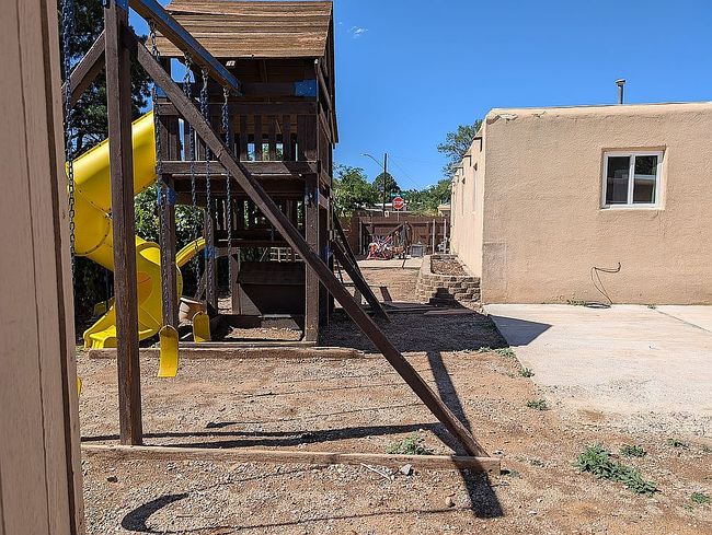 Photo of 8814 Snow Heights Blvd Ne, Albuquerque, NM