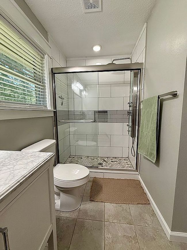 Photo of 14216 Wolf Ridge Rd, Moss Point, MS