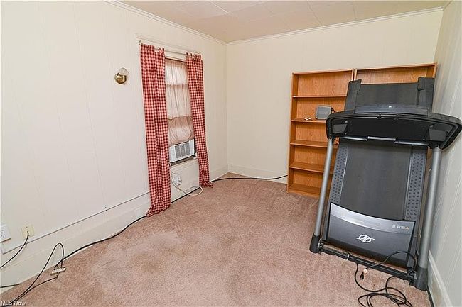 Photo of 65 Park Ave, Struthers, OH