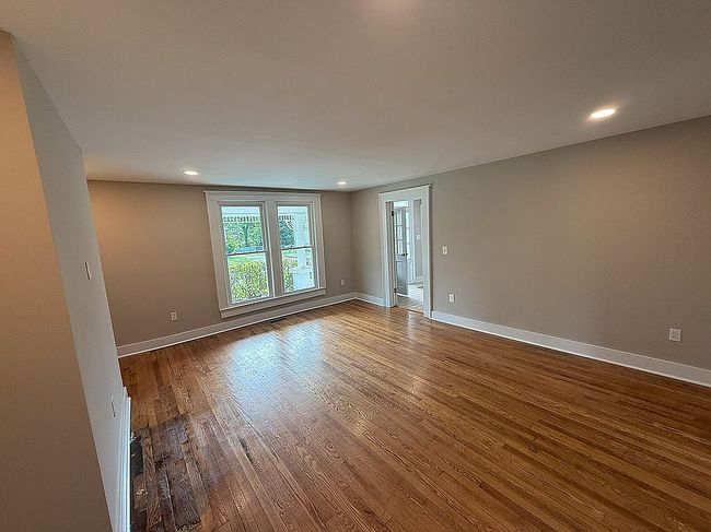Image of 1155 King St Ne