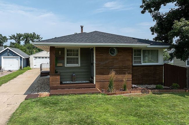 Photo of 2758 Iowa Ave Se, Cedar Rapids, IA