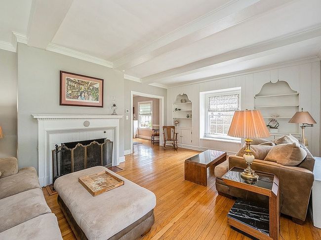 Additional photo 1 of property located at 933 Rosemary Ter