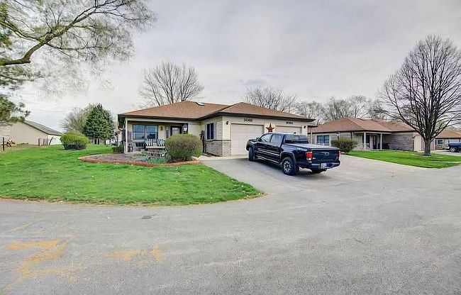 Image of 906 Coventry Ln #B