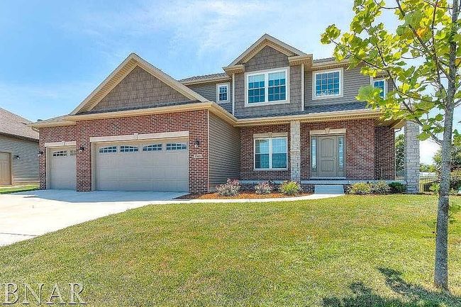 Photo of 1525 Stoneroller Cir, Bloomington, IL