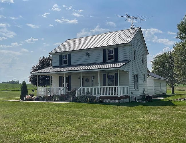 Photo of 1850 Bishop Ave, Waverly, IA