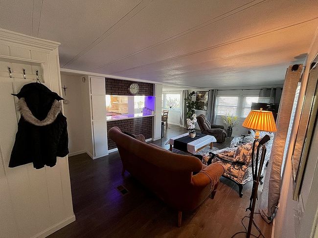 Photo of 74 Maple St, East Quogue, NY