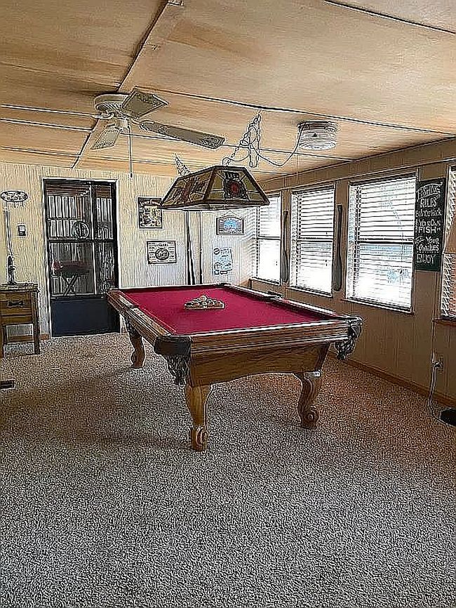 Image of 8942 Rose Ln