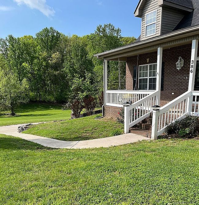 Image of 386 Whisper Woods Dr