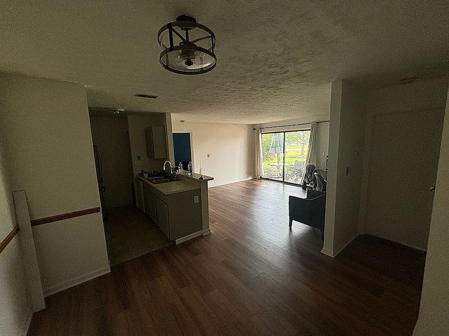 Image of 4540 Village Ct #3