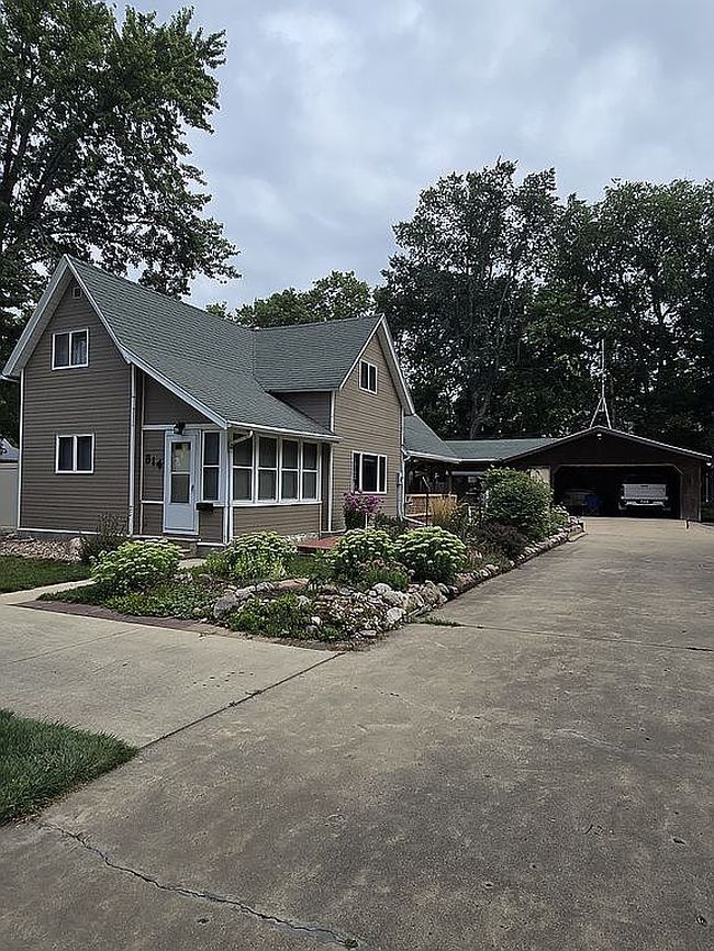 Photo of 814 N 6th St