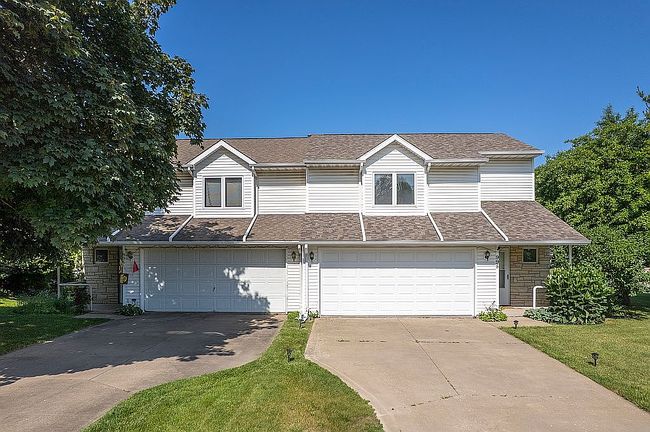 Photo of 996 22nd Ave, Coralville, IA