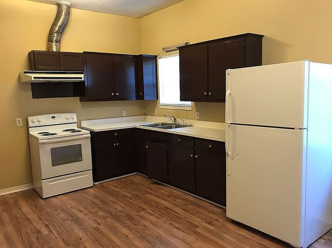 Additional photo 3 of property located at 1065 Alba St