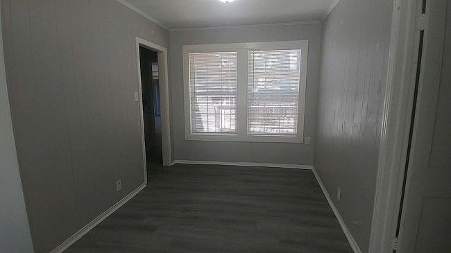 Additional photo 3 of property located at 207 Farrer St