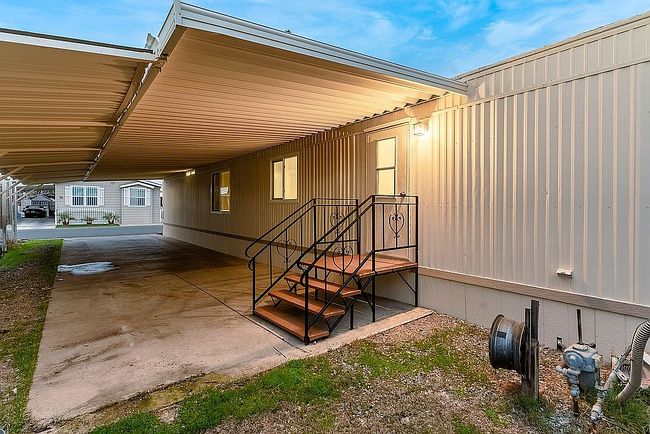Image of 2042 Girard St #42