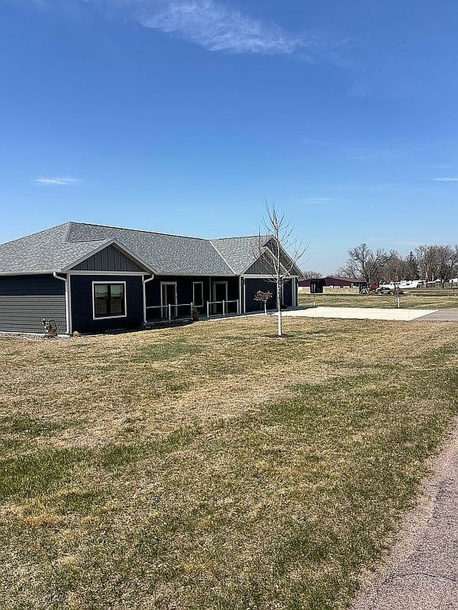 Photo of 305 Harrison St, Welcome, MN
