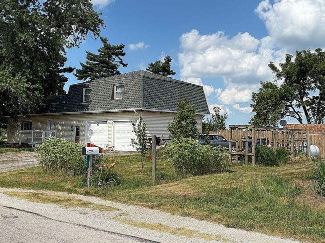 Photo of 1575 N 1150 East Rd, Monticello, IL