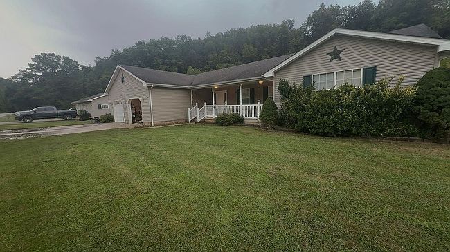 Photo of 7389 Hamlin Rd