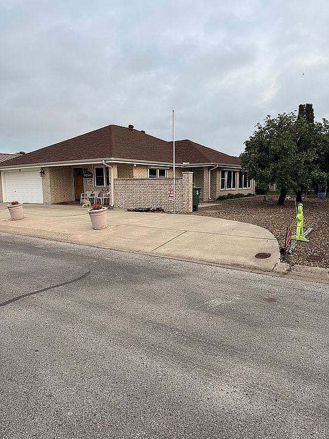 Image of 73 Blackhawk Dr