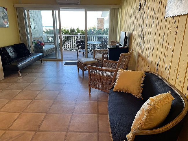 Image of 281 Dune Rd #14A
