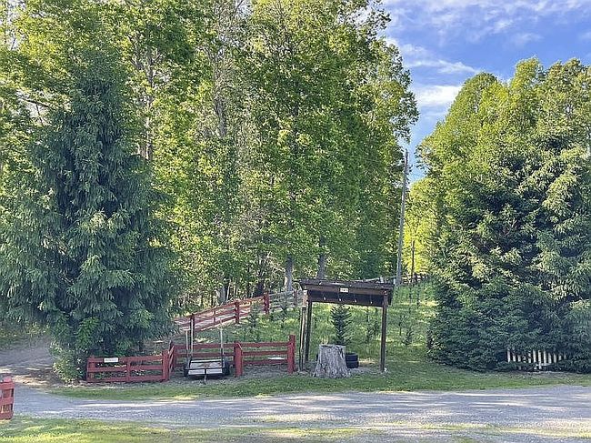 Photo of 687 Three Creeks Ln, Sparta, NC