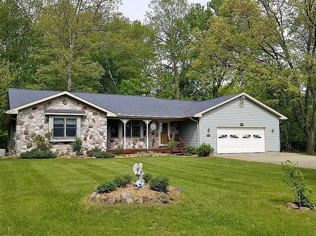 Photo of 1829 Farnsworth Rd, Lapeer, MI