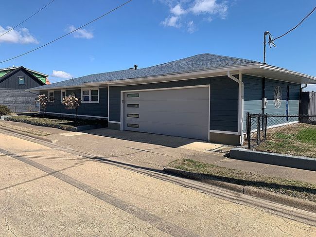 Image of 410 River St