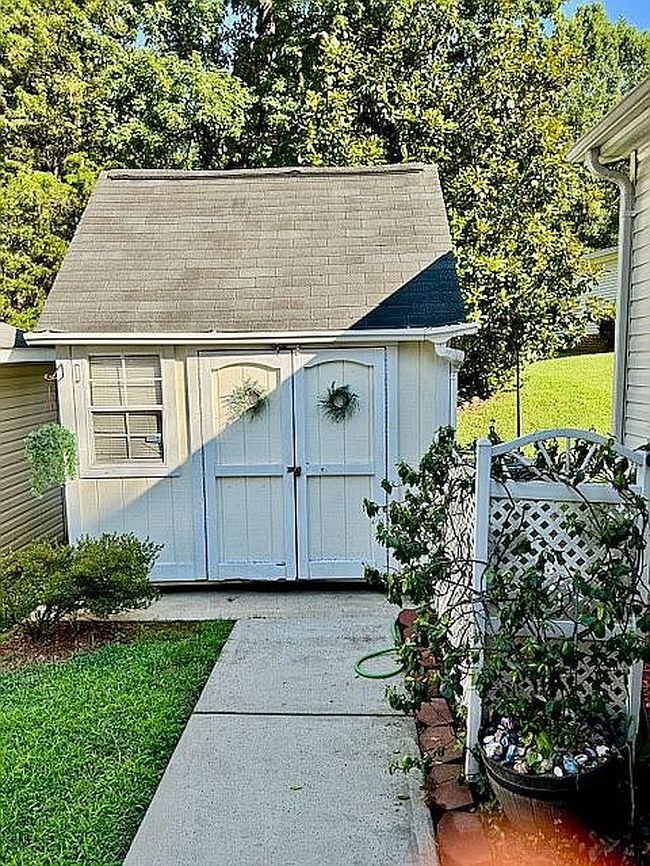 Photo of 4721 Hekate Dr, Charlotte, NC