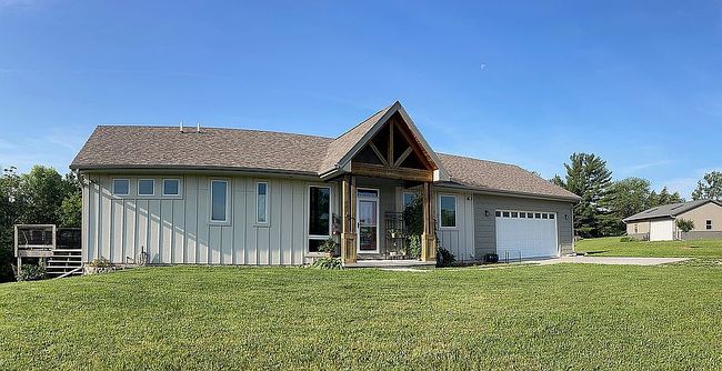 Photo of 2430 Walnut Trl, Saint Charles, IA