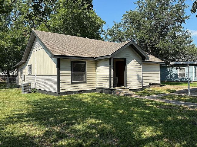 Photo of 1008 W Burney St, Madill, OK
