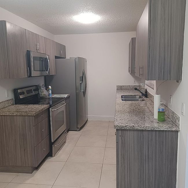 Image of 1490 N Mangonia Cir