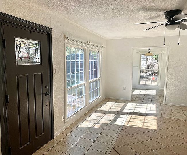 Photo of 1800 Brook Hollow Dr, Fort Worth, TX