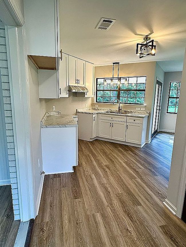 Image of 404 Ann Ln