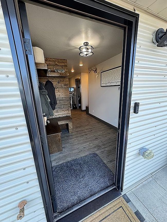 Photo of 2200 Sugarloaf Mountain Rd, Glen, MT