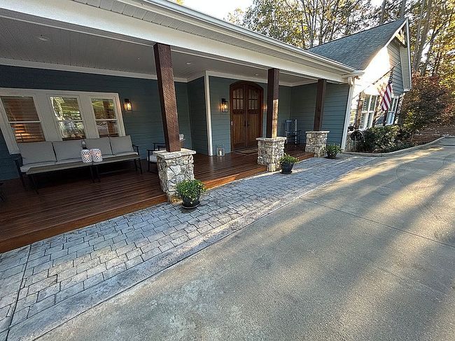 Photo of 118 Pointe Harbor Dr, Seneca, SC