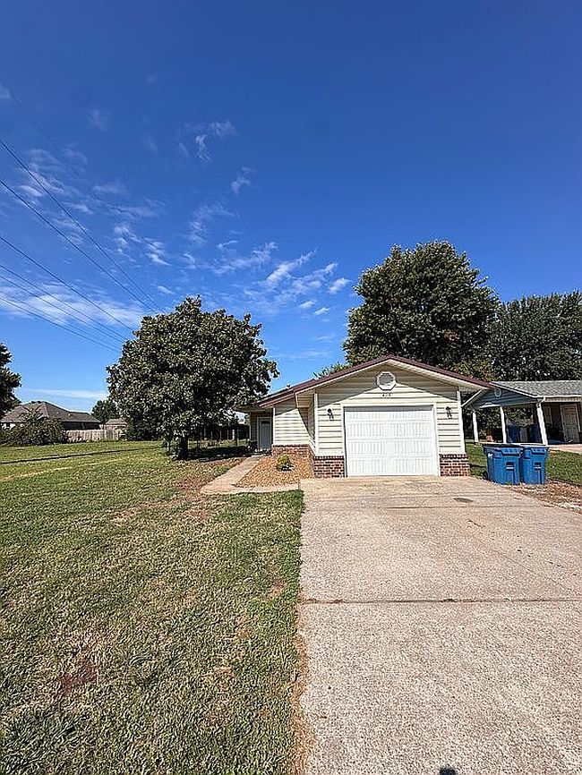 Photo of 806 Sw Tater Black Rd