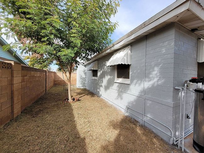 Additional photo of property located at 2321 W Claremont St