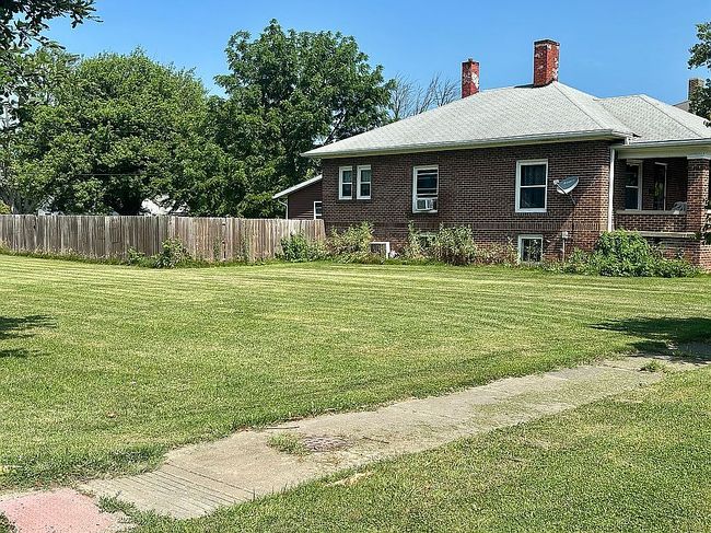 Photo of 405 N Maple St, Dana, IN