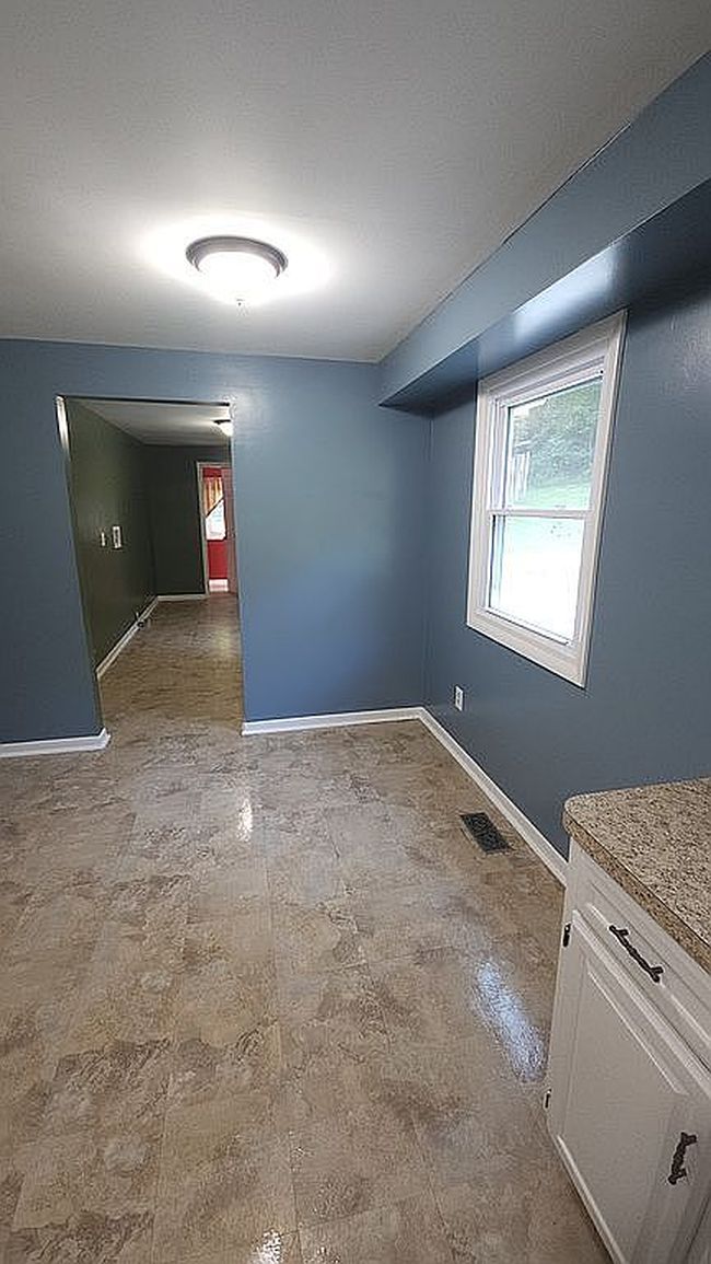 Photo of 10410 Pleasant Valley Rd Ne, Frazeysburg, OH