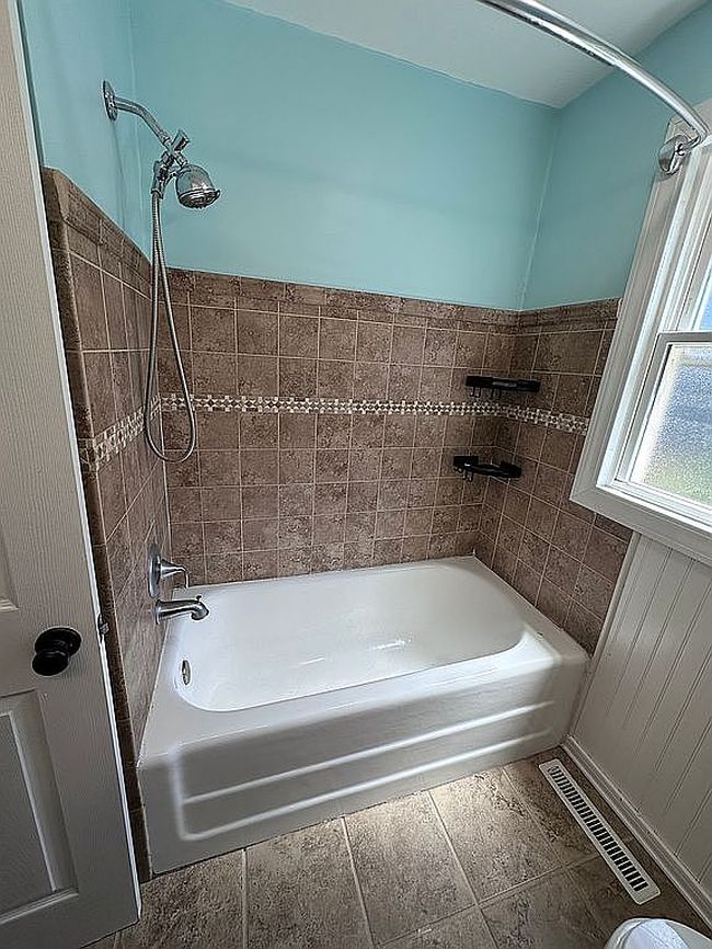 Image of 17943 Strongsville Blvd