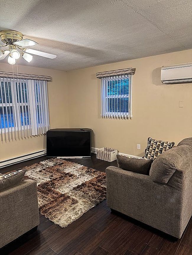 Photo of 373 Lewis Rd, Clarksville, VA