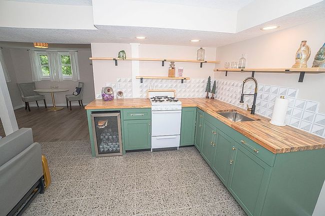 Photo of 4245 Ne 34th Ct, Des Moines, IA
