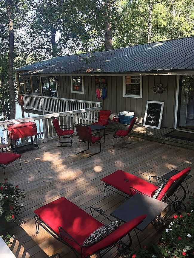 Image of 205 Snow Lake Dr