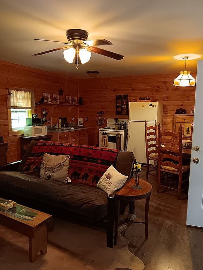 Photo of 152 Poverty Hill Ln, Burnsville, NC