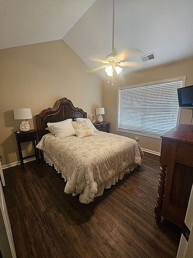 Photo of 825 S Browns Ln Apt 101, Gallatin, TN